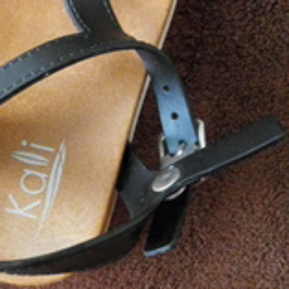 Sandals - Picture 4 of 5